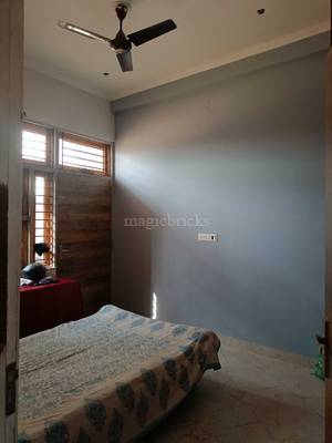 Bed in a 2 Bhk apartment Jagatpura - Girls hostel in Jaipur