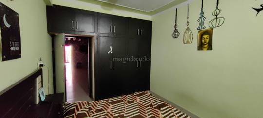 Bed in a 3 Bhk apartment Banshipuri - Facilities