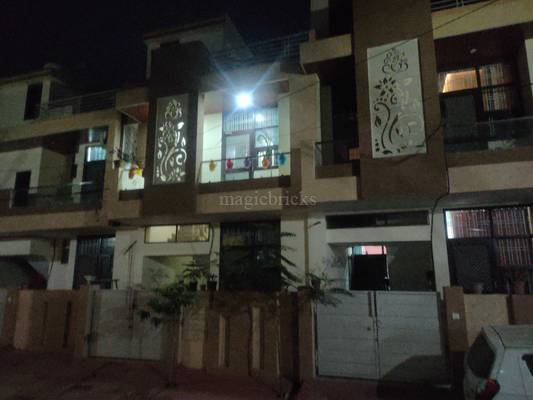 Single Room in a 2 Bhk apartment Sumer Nagar - Room interior