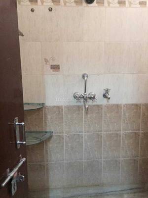 Bed in a 1 Bhk apartment Triveni - Building entrance