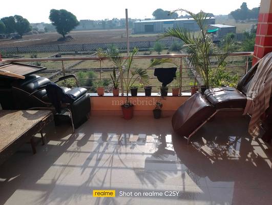 RD girls PG and tiffin centre Hathoj - Facilities